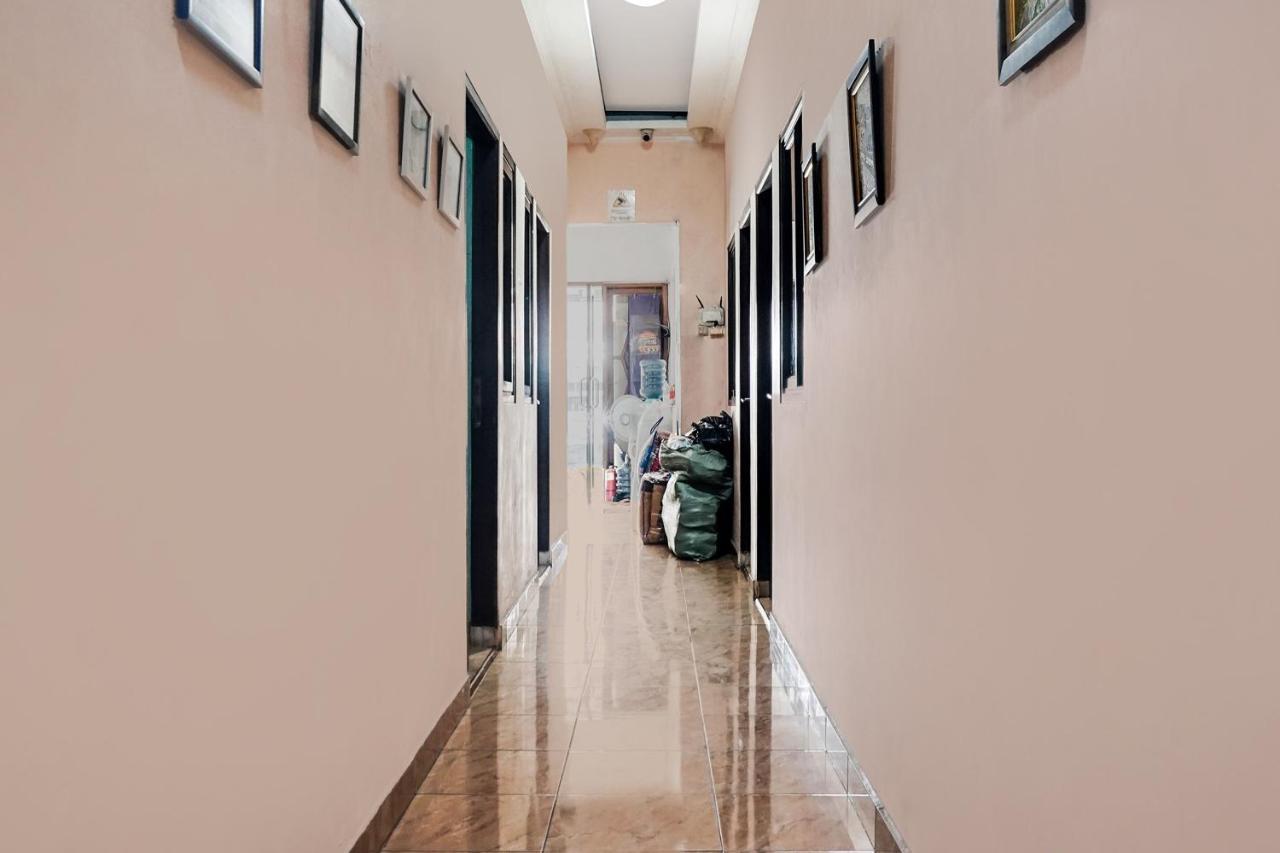 Oyo 91754 Wisma Tiqita Syariah Jakarta Exterior photo