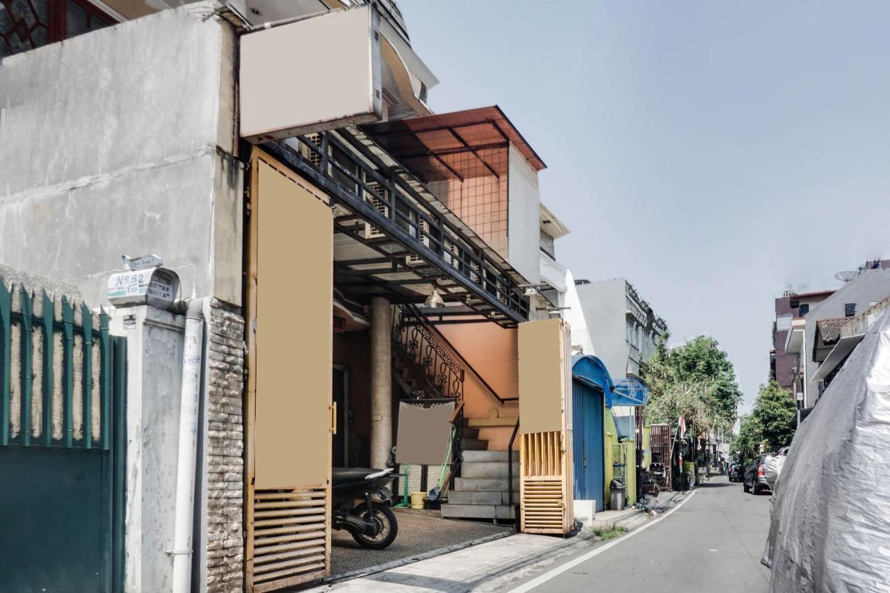 Oyo 91754 Wisma Tiqita Syariah Jakarta Exterior photo